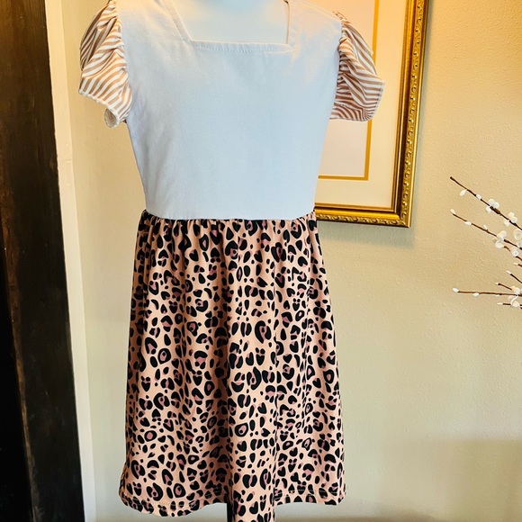 Lot of Ruffle Girl Holiday Outfits. All in great condition. - Picture 8 of 11